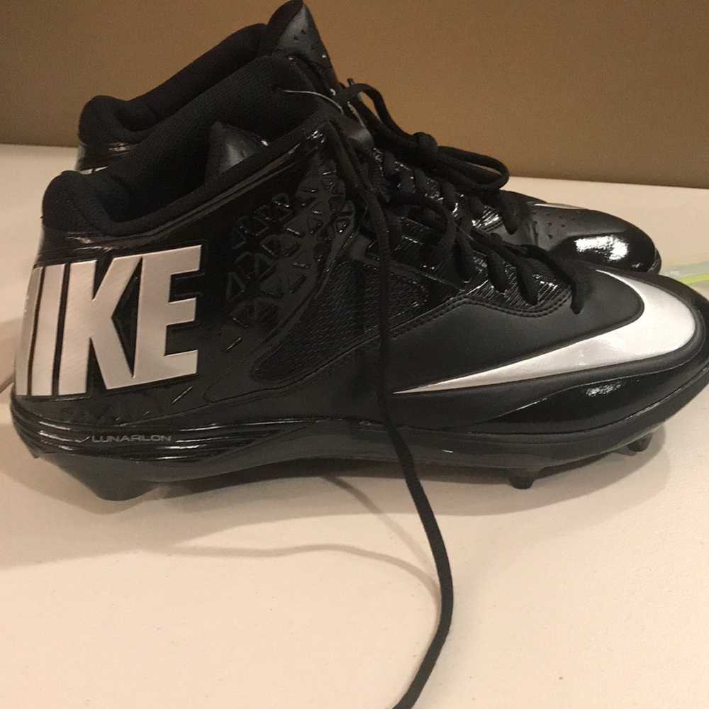 Men’s Nike code Pro cleats